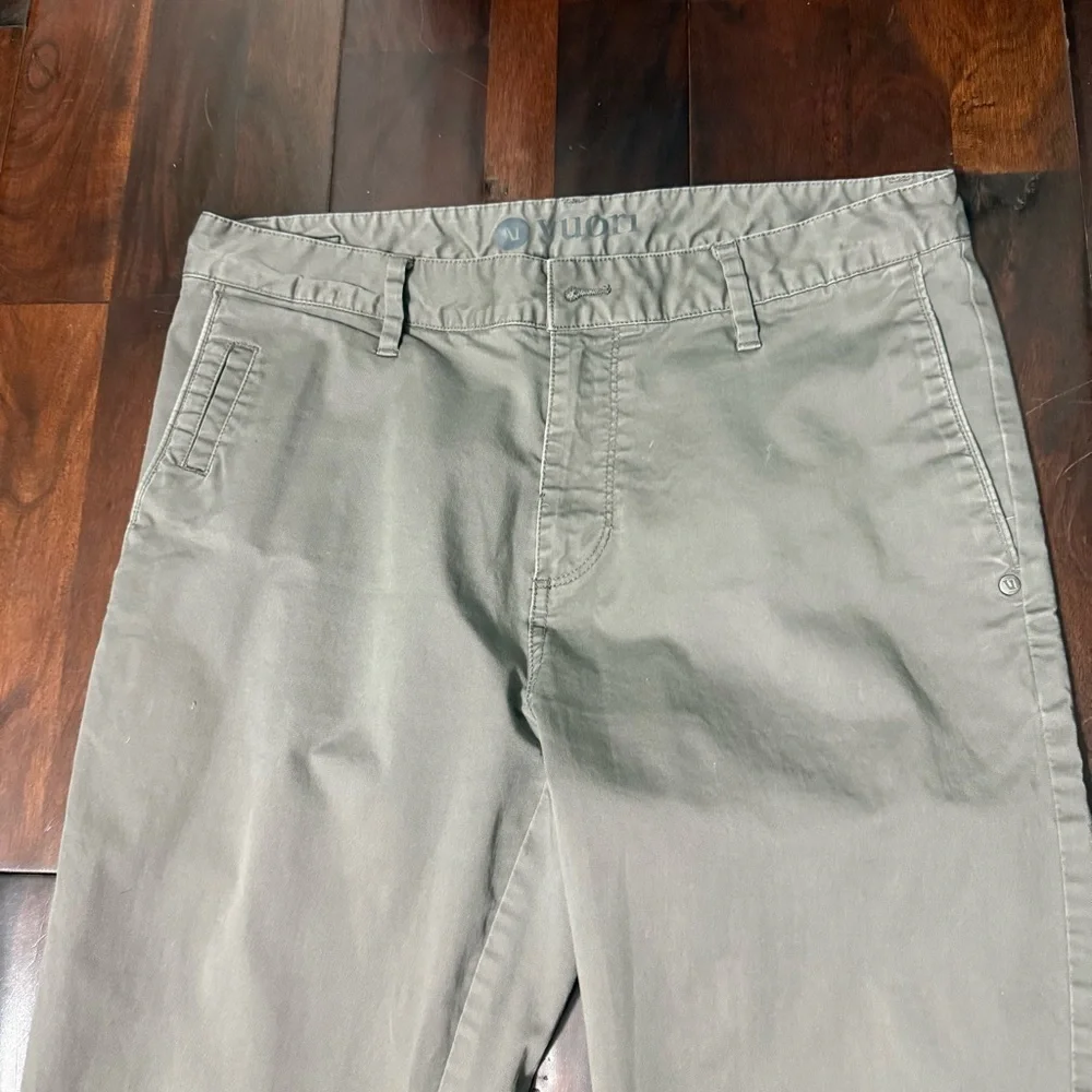 Vuori Fletcher Chino Pant Classic Fit Men’s Size 32 V433 Gray Missing Button